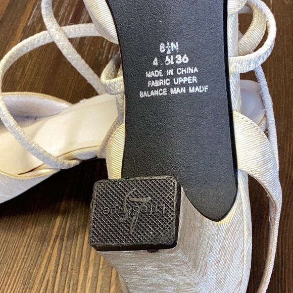 FINAL SALE PRICE Like New Life Stride Linen Look Sling Back Shoes - Picture 4 of 4